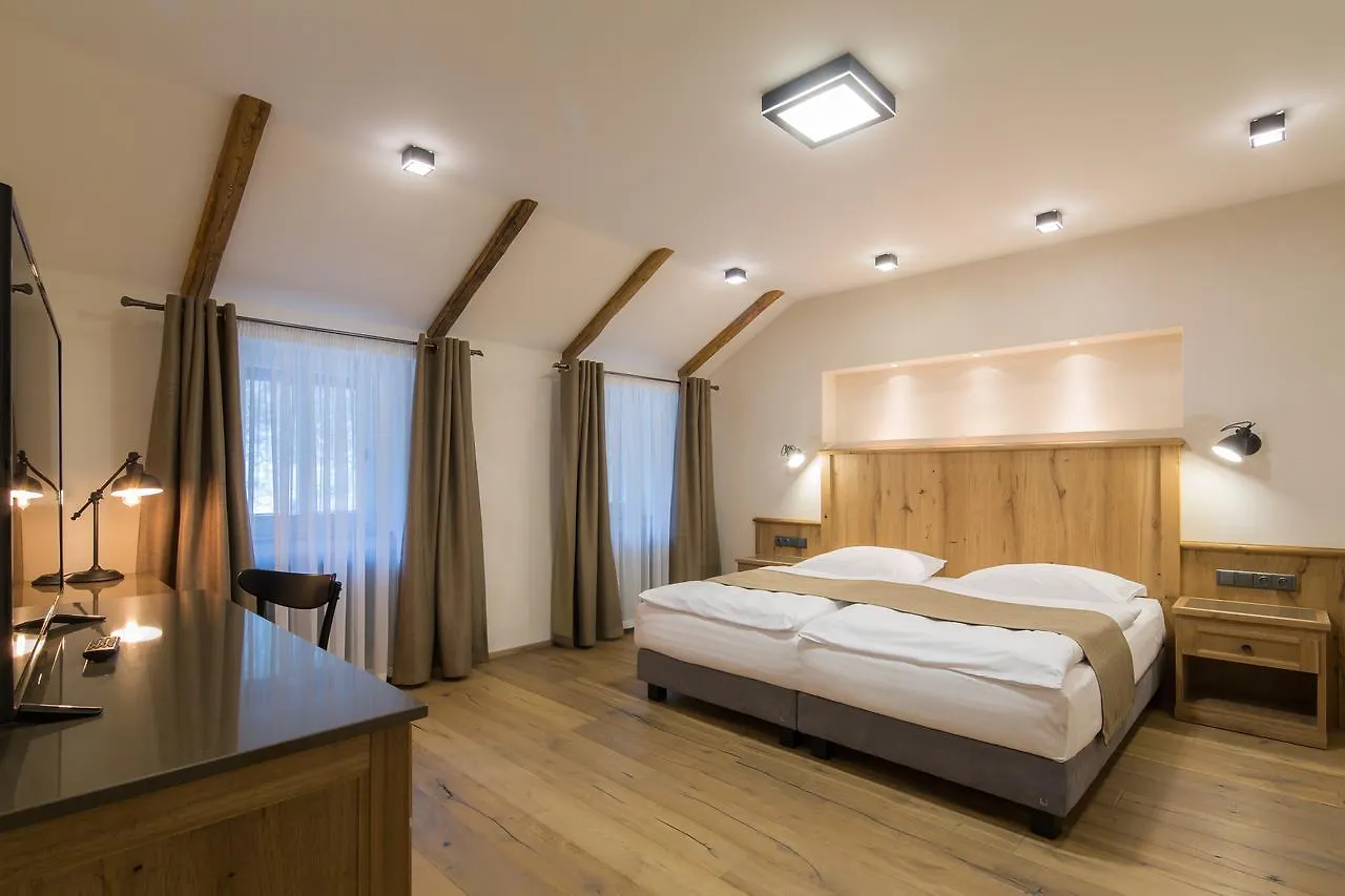 Hotel Male Versailles Karlovy Vary 4*,